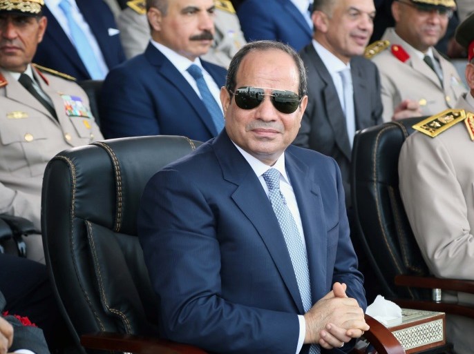 Egyptian President Abdel Fattah al-Sisi and defence Minister Mohamed Ahmed Zaki attend the graduation ceremony of new army officers at the army academy in Cairo, Egypt July 22, 2018. in this handout picture courtesy of the Egyptian Presidency. The Egyptian Presidency/Handout via REUTERS ATTENTION EDITORS - THIS IMAGE WAS PROVIDED BY A THIRD PARTY.