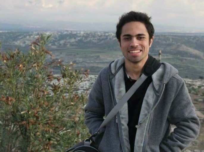 شادي أبو زيد شاب مصري/ مدون وصحفي ساخر/ اعتقل في أغسطس / آب 2018 بتهمة زعزعة الاستقرار