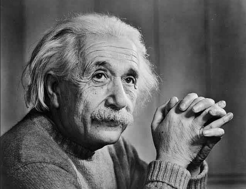 ألبرت أينشتاين، عالم الفيزياء الألماني (مواقع التواصل الاجتماعي)