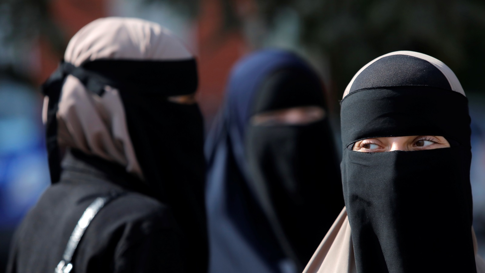 ‪الدانمارك فرضت غرامات على ارتداء النقاب في الأماكن العامة‬ (رويترز)