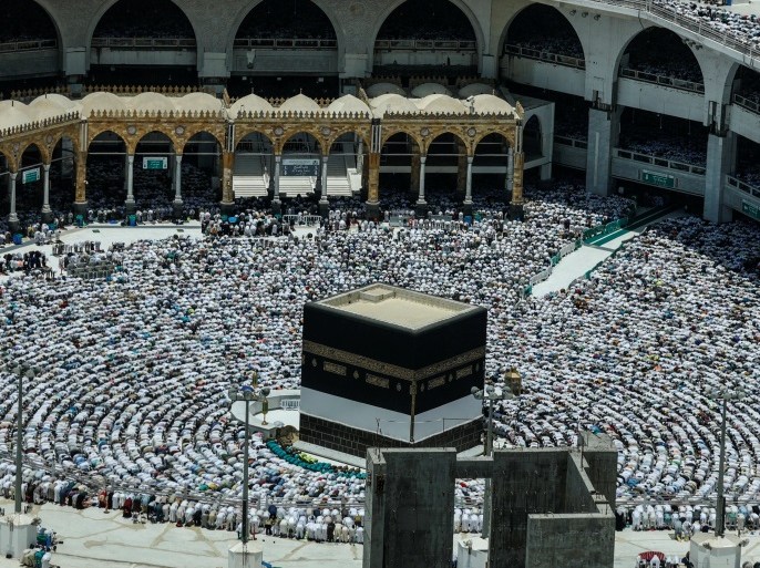 Muslim pilgrims attend Friday prayer at the Grand mosque ahead of annual Haj pilgrimage in the holy city of Mecca, Saudi Arabia August 17, 2018. REUTERS/Zohra Bensemra