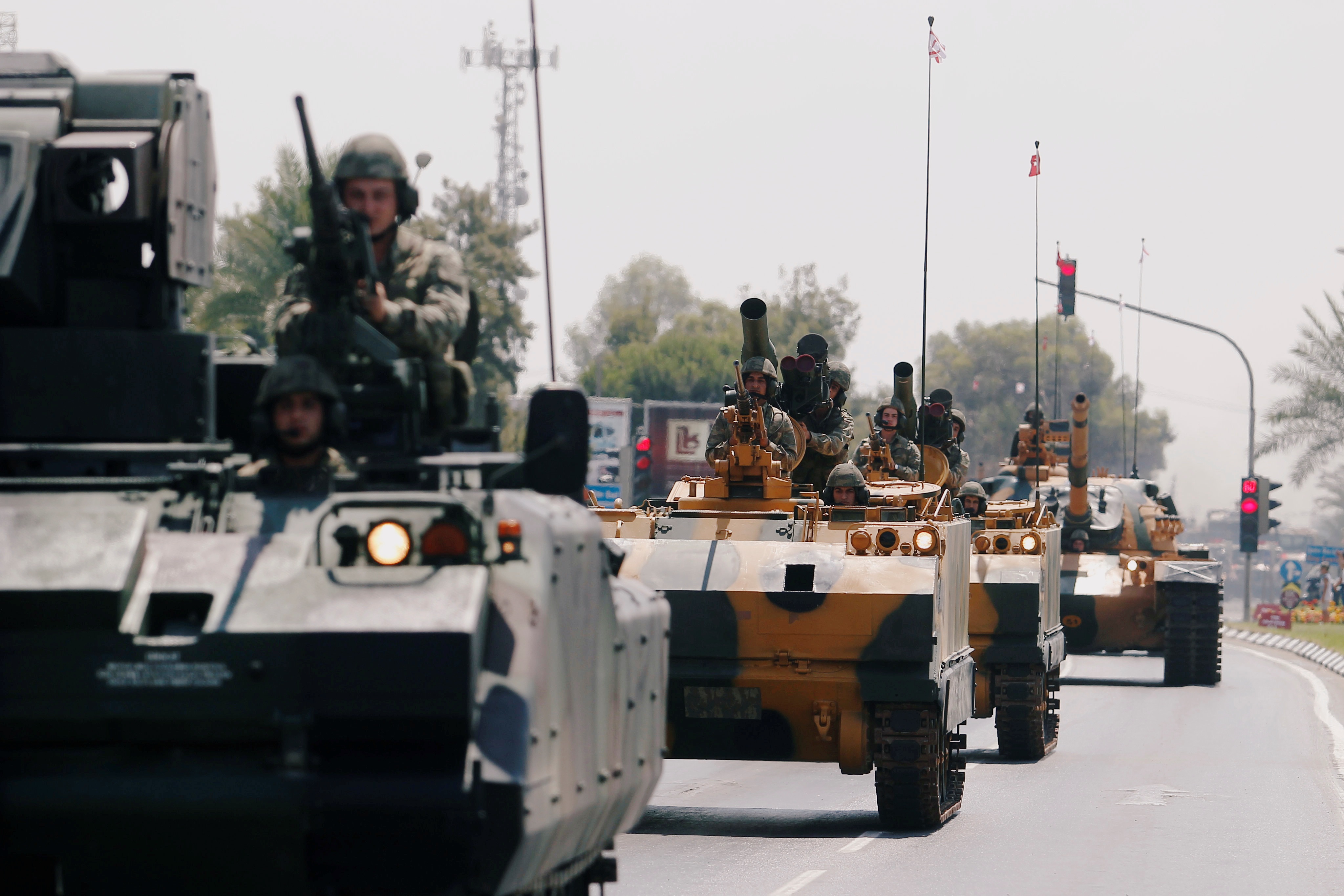دبابات الجيش التركي في قبرص (رويترز)