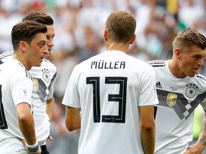 Soccer Football - World Cup - Group F - Germany vs Mexico - Luzhniki Stadium, Moscow, Russia - June 17, 2018 Germany's Mesut Ozil, Julian Draxler, Thomas Muller and Toni Kroos look dejected after Mexico's Hirving Lozano (not pictured) scored their first goal REUTERS/Kai Pfaffenbach