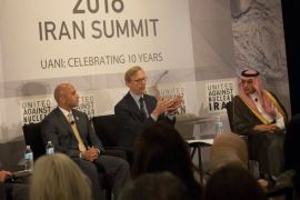 السفير الإماراتي بواشنطن (الثاني يسار)ووزير الخارجية السعودي (يمين) في مؤتمر يناقش مخاطر إيران وملفها النووي
