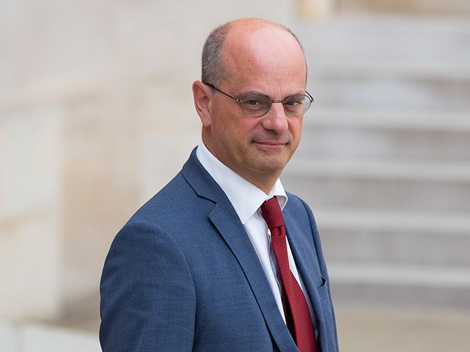 epa06986413 French Education Minister Jean-Michel Blanquer leaves the Elysee palace following the weekly cabinet meeting in Paris, France, 31 August 2018. EPA-EFE/IAN LANGSDON