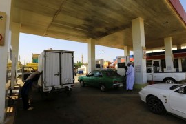 People gather to get fuel at a petrol station in Khartoum, Sudan November 4, 2016. REUTERS/Mohamed Nureldin Abdallah