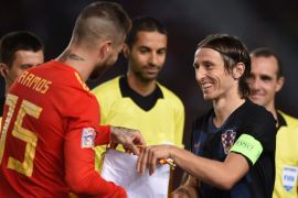 ALICANTE, SPAIN - SEPTEMBER 11: Captains Sergio Ramos of Spain and Luka Modric of Croatia exchange pennants prior to the UEFA Nations League A Group four match between Spain and Croatia at Estadio Manuel Martinez Valero on September 11, 2018 in Elche, Spain. (Photo by Denis Doyle/Getty Images)
