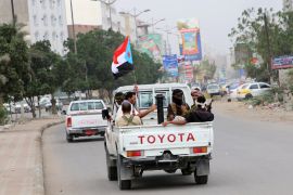 Southern Yemeni separatist fighters ride on the back of a patrol truck in the port city of Aden, Yemen January 31, 2018. REUTERS/Fawaz Salman