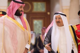 Kuwaiti Emir Sheikh Sabah al-Ahmad al-Jaber al-Sabah (R) receives the Saudi Crown Prince Mohammed bin Salman in Kuwait September 30, 2018. Picture taken September 30, 2018. Bandar Algaloud/Courtesy of Saudi Royal Court/Handout via REUTERS ATTENTION EDITORS - THIS PICTURE WAS PROVIDED BY A THIRD PARTY.