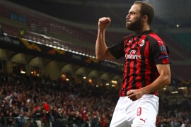 MILAN, ITALY - OCTOBER 04: Gonzalo Higuain of AC Milan celebrates his goal during the UEFA Europa League Group F match between AC Milan and Olympiacos at Stadio Giuseppe Meazza on October 4, 2018 in Milan, Italy. (Photo by Marco Luzzani/Getty Images)