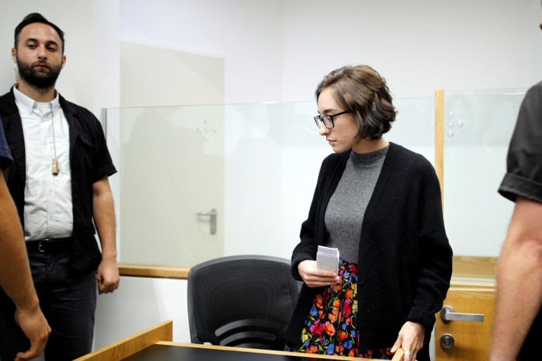 U.S. student Lara Alqasem (C) appears at the district court in Tel Aviv, Israel October 11, 2018. REUTERS/Amir Cohen