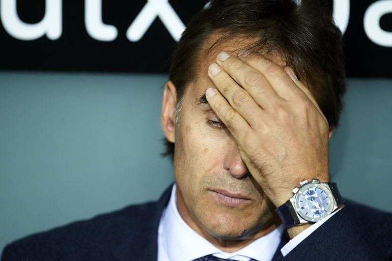 BILBAO, SPAIN - SEPTEMBER 15: Head coach Julen Lopetegui of Real Madrid reacts during the La Liga match between Athletic Club Bilbao and Real Madrid at San Mames Stadium on September 15, 2018 in Bilbao, Spain. (Photo by Juan Manuel Serrano Arce/Getty Images)