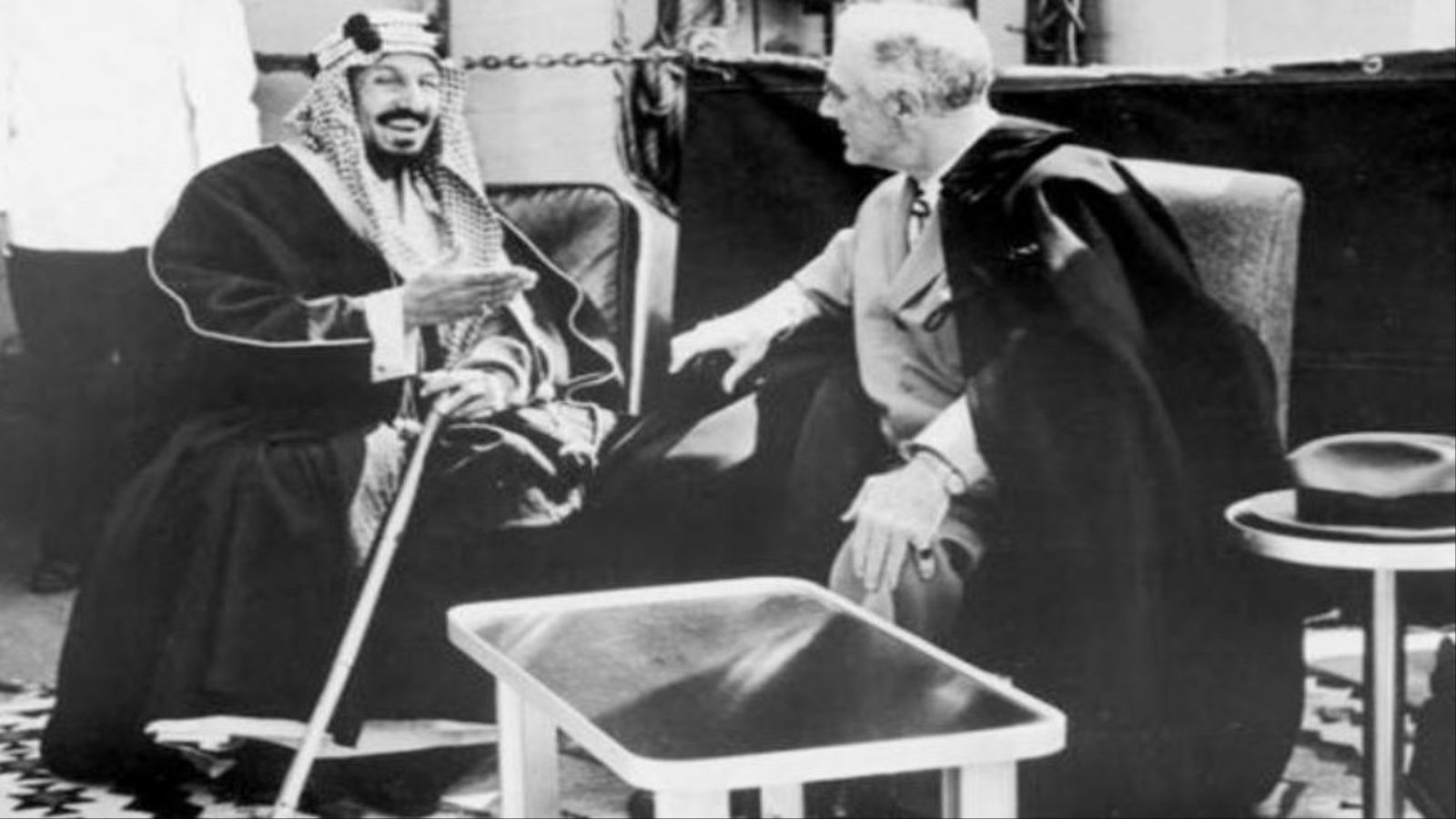 مع نهاية الحرب العالمية الثانية، سارع الأميركيون في تعزيز ومأسسة تحالفهم مع آل سعود خلال لقاء عيد الحب التاريخي بين روزفلت، والملك 