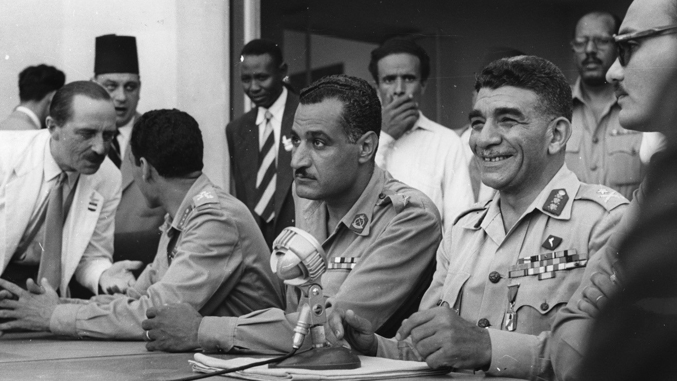 أعضاء مجلس قيادة الثورة البارزين (نجيب – عبد الناصر – عبد الحكيم عامر) (مواقع التواصل)