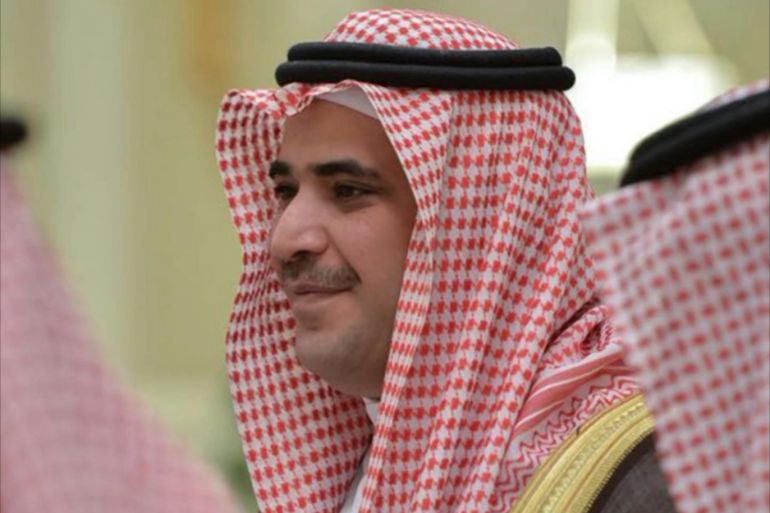 الملك السعودي يقيل سعود القحطاني "وزير الذباب الإلكتروني"