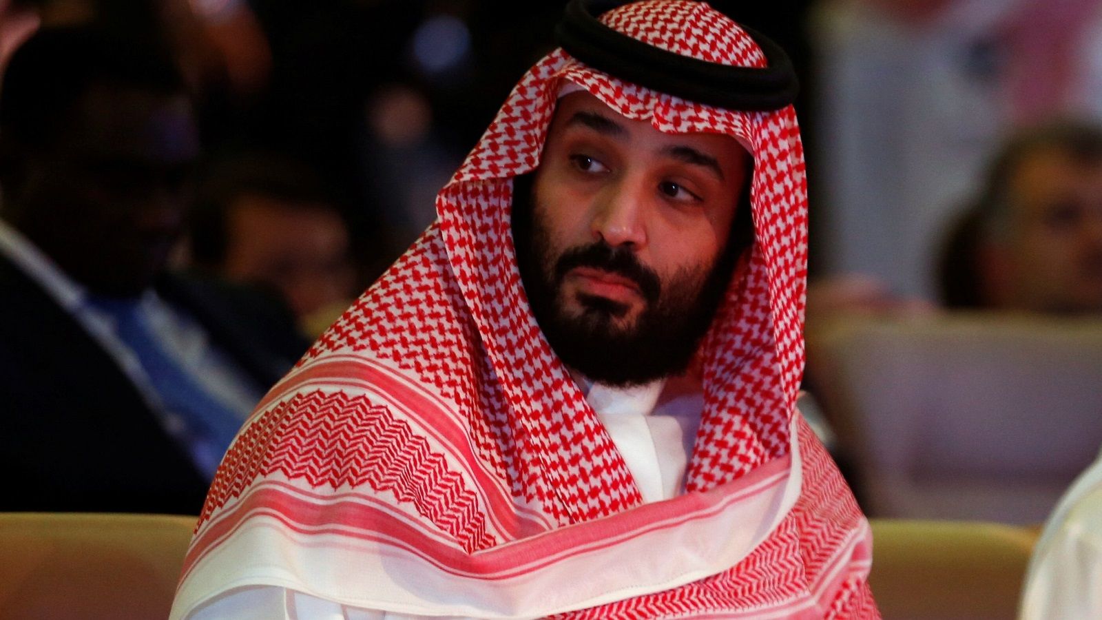 أولئك الذين اعتمد عليهم الشاب الطّموح المحدّث في تثبيت سلطته انفضوا من حوله حتى قبل أن يسقط. تركوه ليواجه وحده تهمة بالقتل مع سبق الإصرار والترصّد