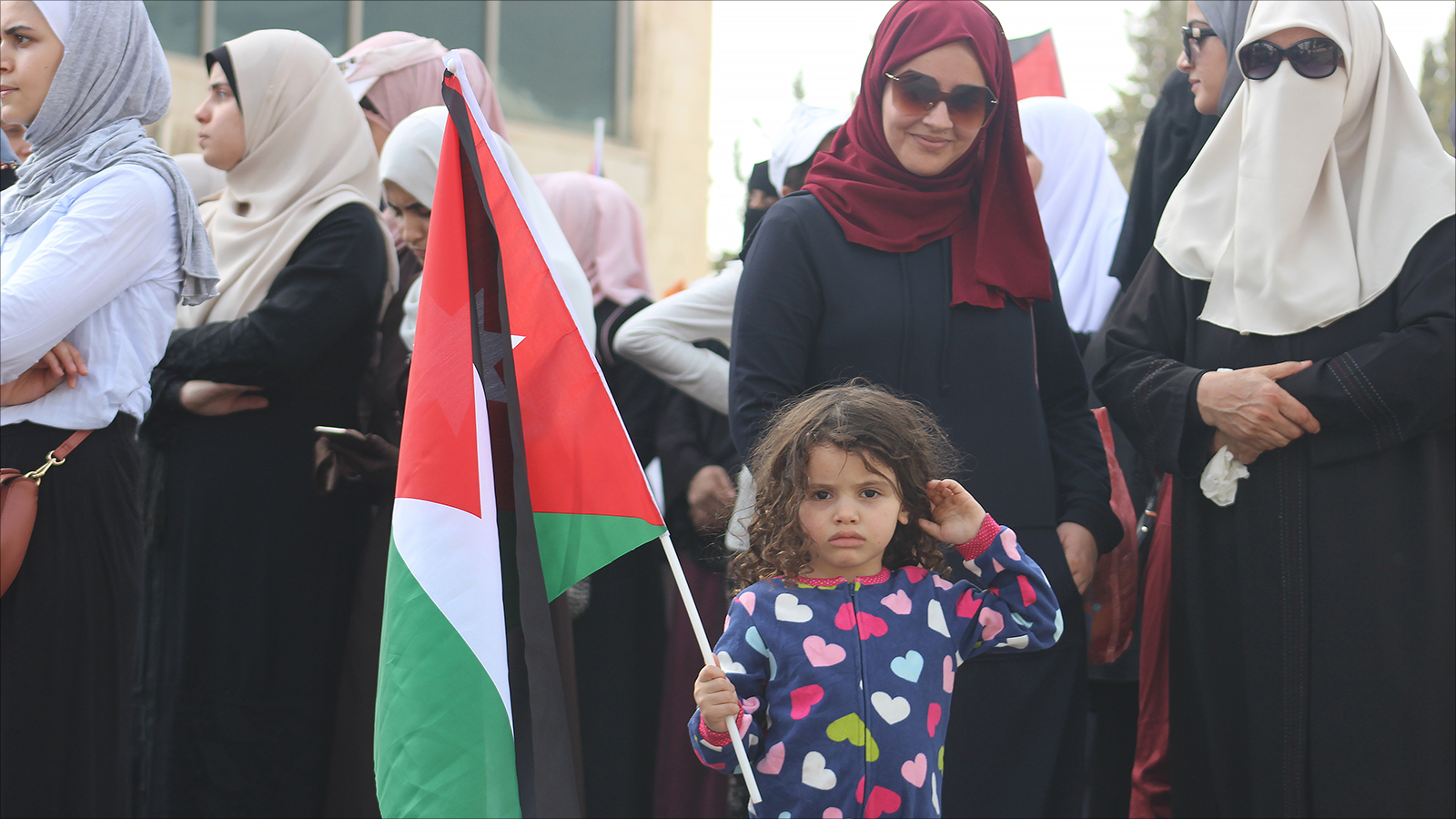 طفلة أردنية بين المتظاهرين (الجزيرة)