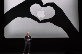 NEW YORK, NY - OCTOBER 30: Tim Cook, CEO of Apple unveils a new MacBook Air during a launch event at the Brooklyn Academy of Music on October 30, 2018 in New York City. Apple also debuted a new Mac Mini and iPad Pro. Stephanie Keith/Getty Images/AFP== FOR NEWSPAPERS, INTERNET, TELCOS & TELEVISION USE ONLY ==