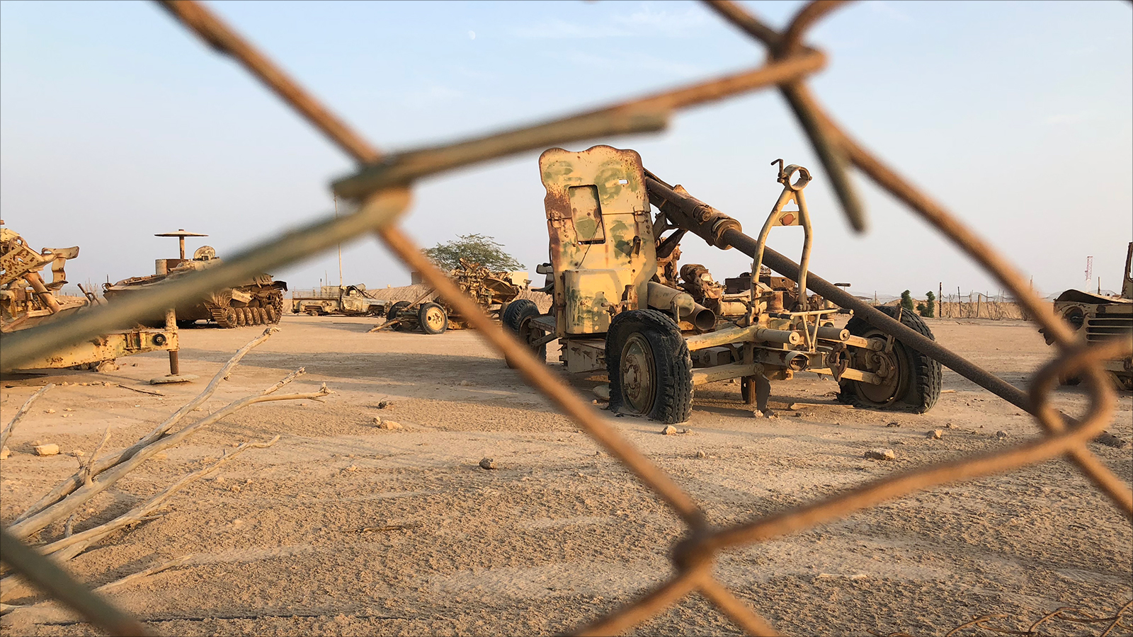 آليات عسكرية من مخلفات الغزو العراقي 