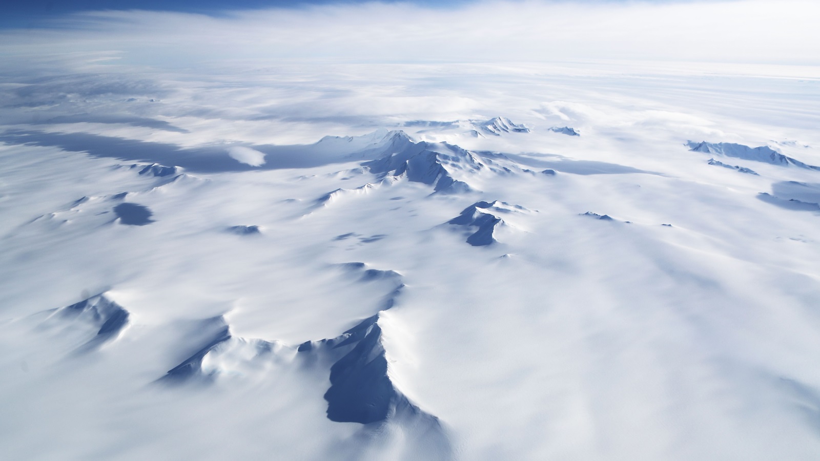 لو ذاب جليد القطب الجنوبي كله فسيرتفع مستوى مياه المحيطات بأكثر من 60 مترا مسببا كارثة عالمية (الفرنسية)