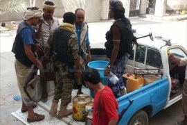 مداهمة قوات أمنية لأحد معامل الخمور في عدن - الجزيرة