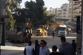 فلسطين - القدس - مخيم شعفاط- الاحتلال يزيزل طمم محلات تجارية هدمها أمس