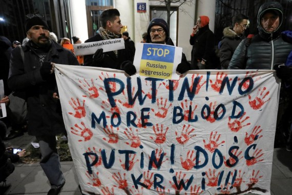 Protesters gather in front of the Russian embassy after Russia seized three Ukrainian naval ships and detained the crew at the weekend, in Warsaw, Poland November 26, 2018. Agencja Gazeta/Slawomir Kaminski via REUTERS ATTENTION EDITORS - THIS IMAGE WAS PROVIDED BY A THIRD PARTY. POLAND OUT.