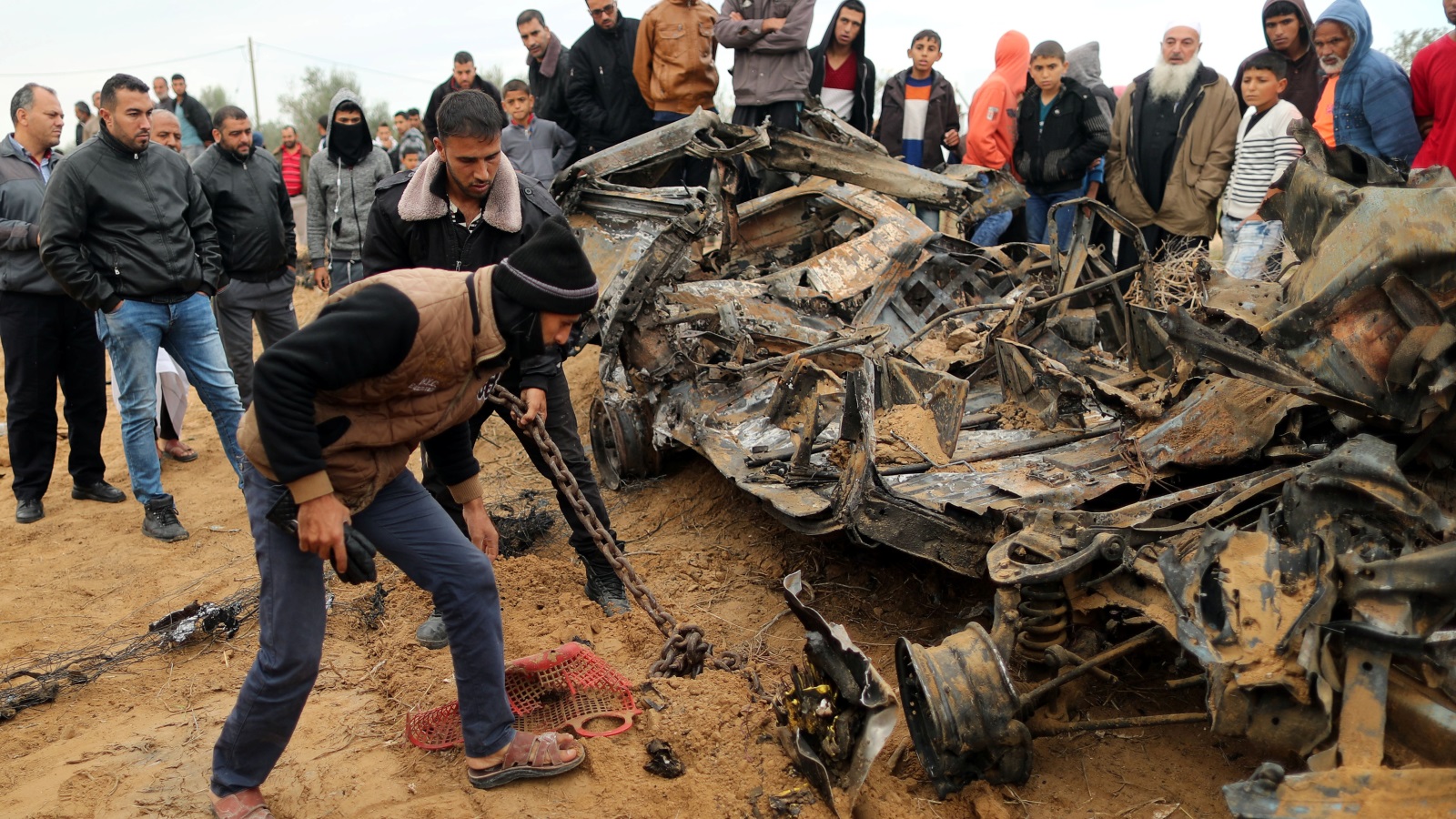 ‪كتائب القسام تصدت لتوغل قوة إسرائيلية جنوبي غزة‬ (رويترز)