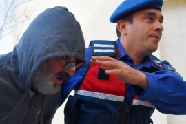 لحظة القاء الشرطة التركية القبض على الممثل التركي مراد باش - الصحافة التركية