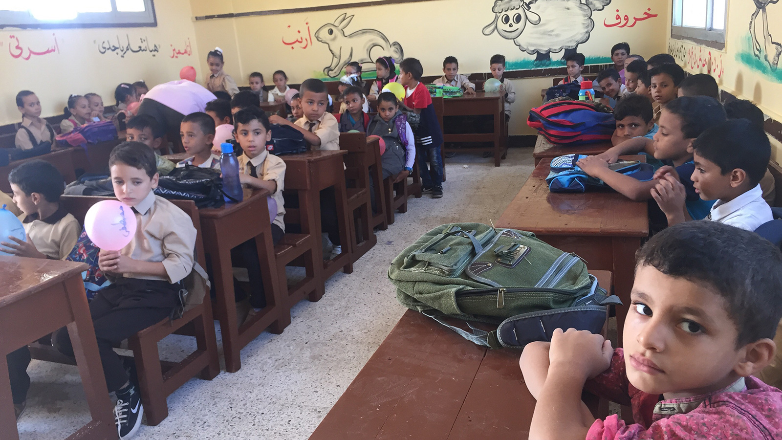 المدارس المصرية تعاني من تكدس الطلاب (الجزيرة)