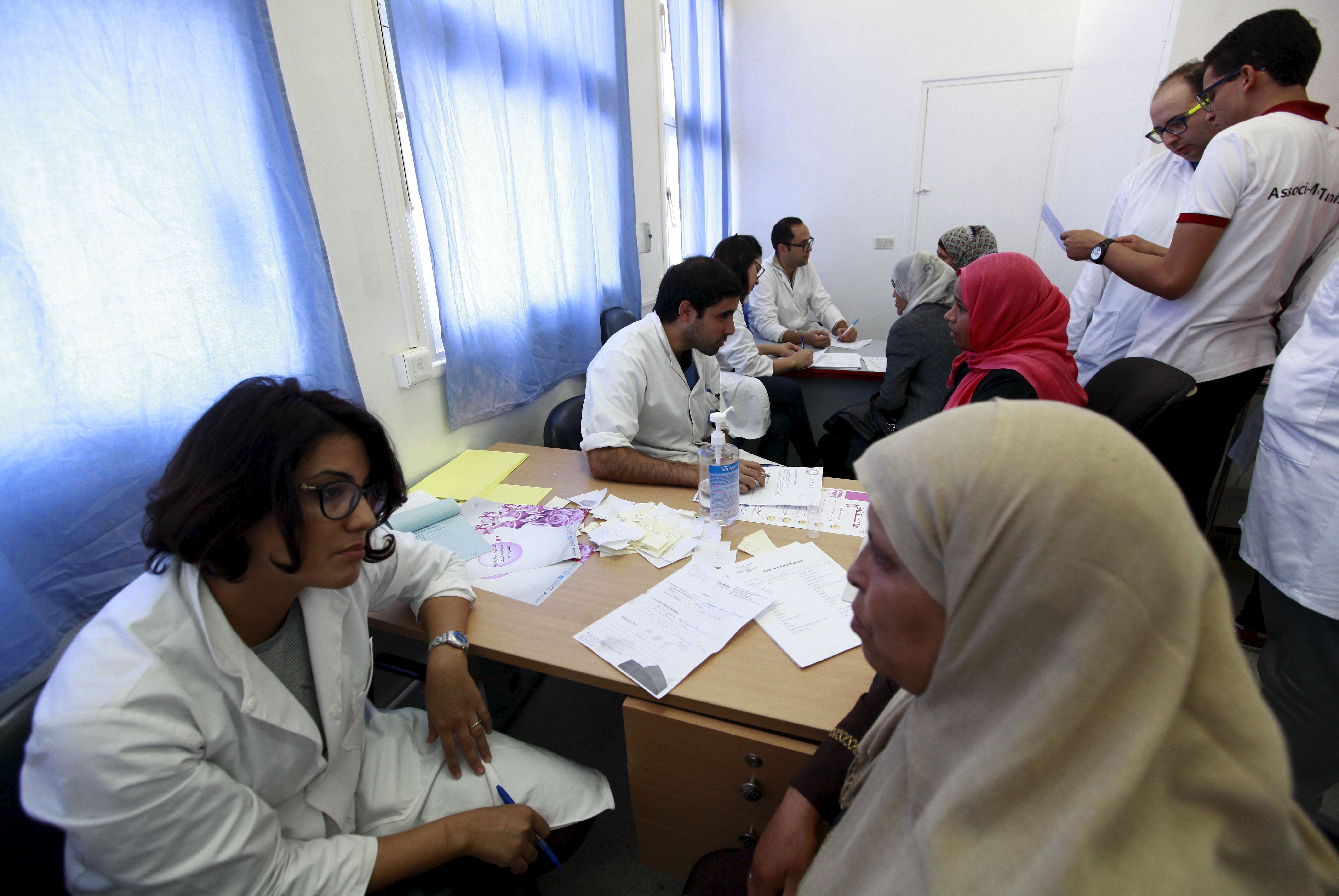 mأحد المراكز الصحية في تونس (رويترز)