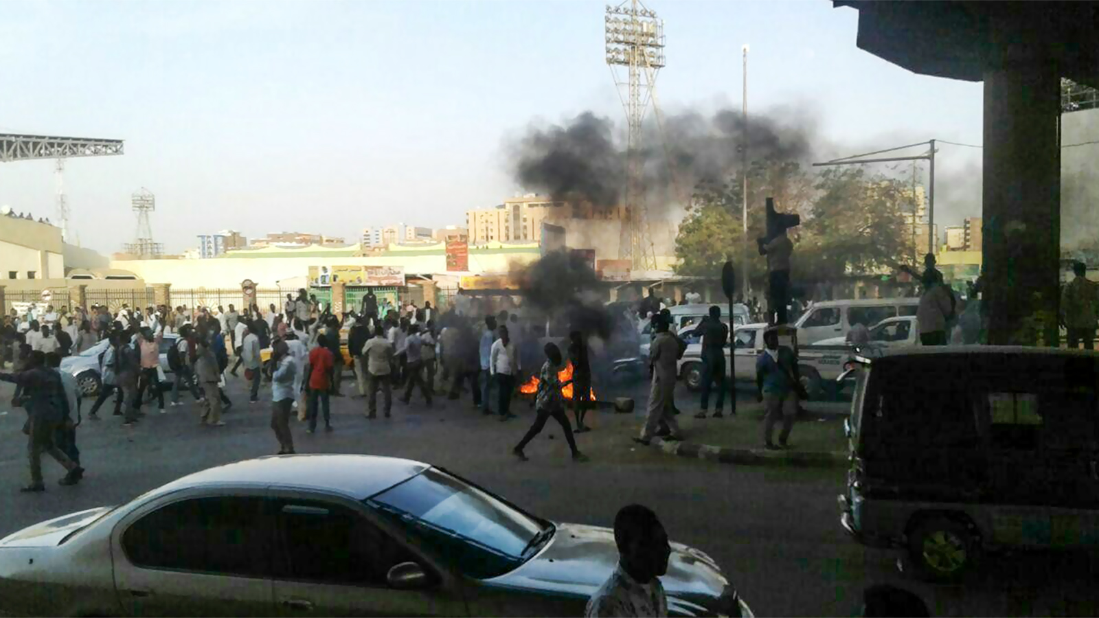 مظاهرات السودان تمتد للخرطوم (مواقع التواصل الاجتماعي)