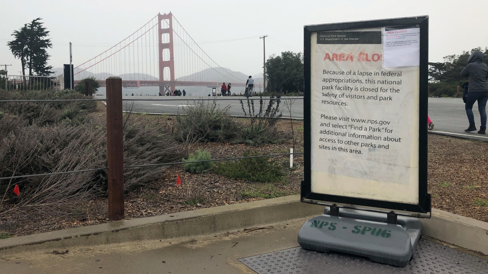 ‪حديقة عامة مغلقة في سان فرانسيسكو‬ (رويترز)