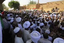 People chant slogans against the government's deadly crackdown on protesters against subsidy cuts late last month, during a demonstration after Friday prayers in north Khartoum October 4, 2013. REUTERS/Stringer (SUDAN - Tags: POLITICS CIVIL UNREST)