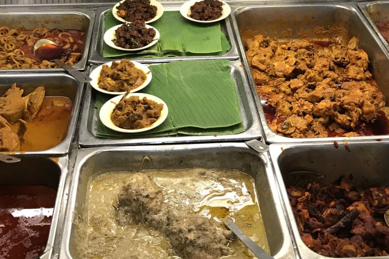الطعام الماليزي تأثر بالنكهات الهندية والاندونيسية