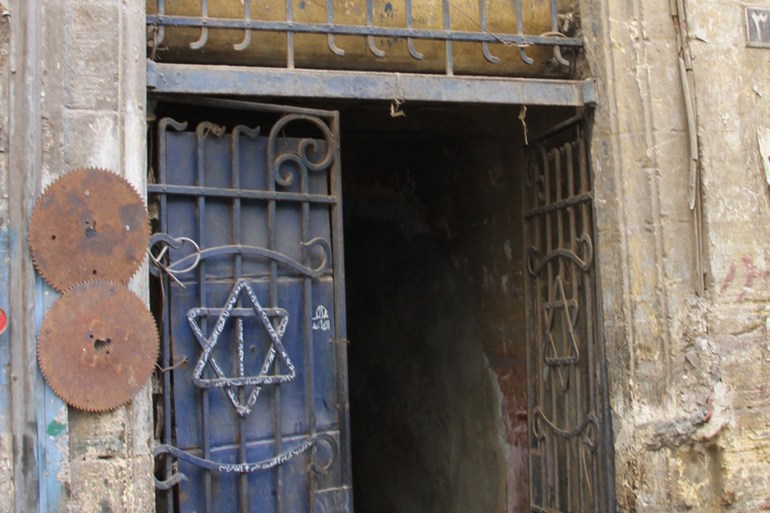 صورة4 أحد البيوت التي كان تسكنها عائلة يهودية في حارة اليهود قبل الهجرة لاسرائيل. تصوير ميل مصور صحفي ومسموح باستخدام الصورة
