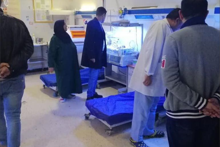 الصورة (3) يلجأ الكثير من العراقيين للعلاج في المستشفيات الحكومية بسبب رخص أسعارها رغم قلة خدماتها