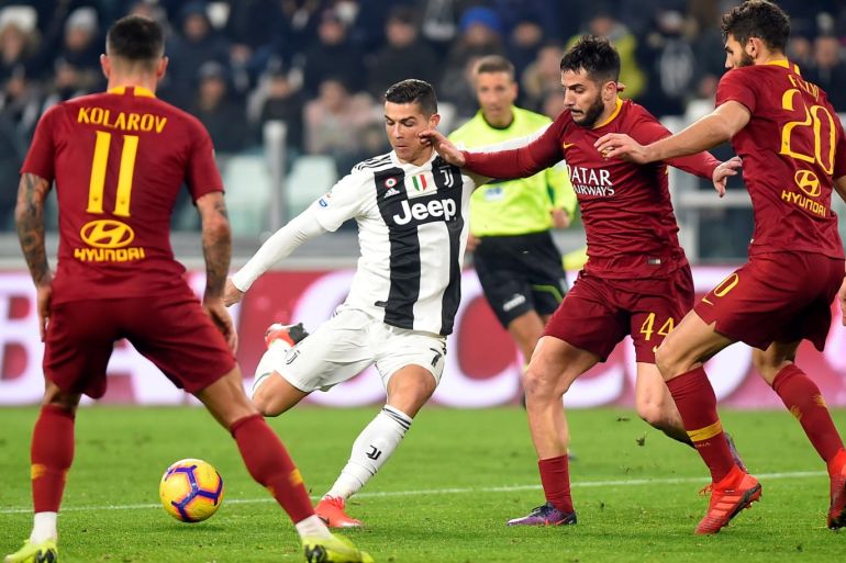 Soccer Football - Serie A - Juventus v AS Roma - Allianz Stadium, Turin, Italy - December 22, 2018 Juventus' Cristiano Ronaldo shoots at goal REUTERS/Massimo Pinca