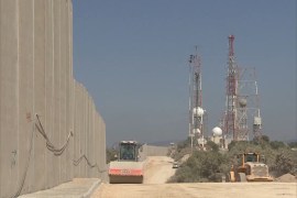 إسرائيل تقول إنها تدمر أنفاقا لحزب الله على الحدود