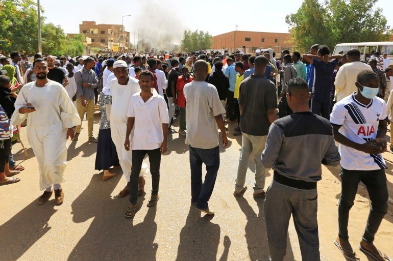 Sudanese demonstrators chant slogans near the home of a demonstrator who died of a gunshot wound sustained during anti-government protests in Khartoum, Sudan January 18, 2019. REUTERS/Mohamed Nureldin Abdallah