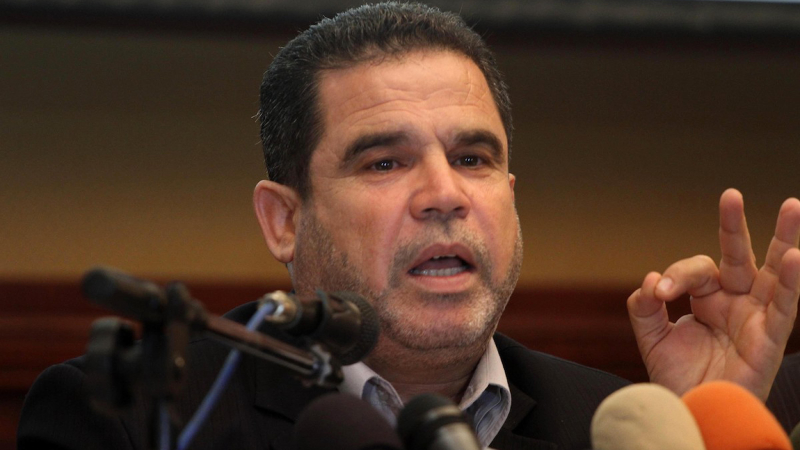 ‪صلاح البردويل: حماس موافقة على مقترح فصائلي بتأجيل المهرجان‬ (الجزيرة)