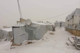 عاصفة ثلجية تضرب مخيمات عرسال اللبنانية