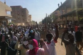 صورة نشرها ناشطون سودانيون بمواقع التواصل الاجتماعي لمظاهرة خرجت في منطقة بحري بالعاصمة الخرطوم