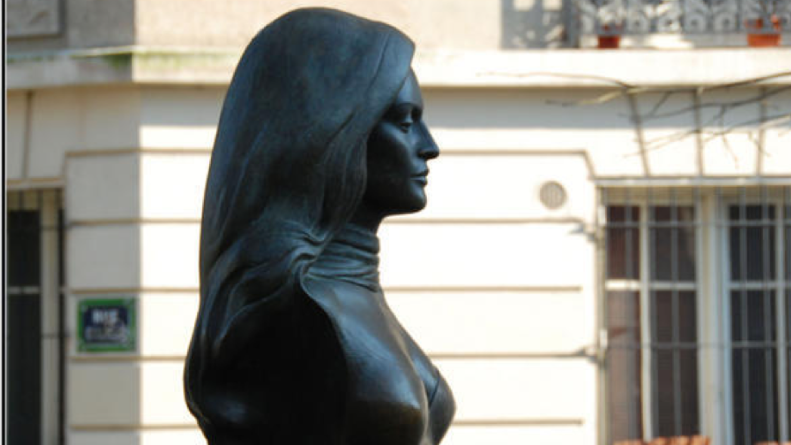 ‪تمثال داليدا في مقبرة مونمارتر بباريس‬ (مواقع التواصل)