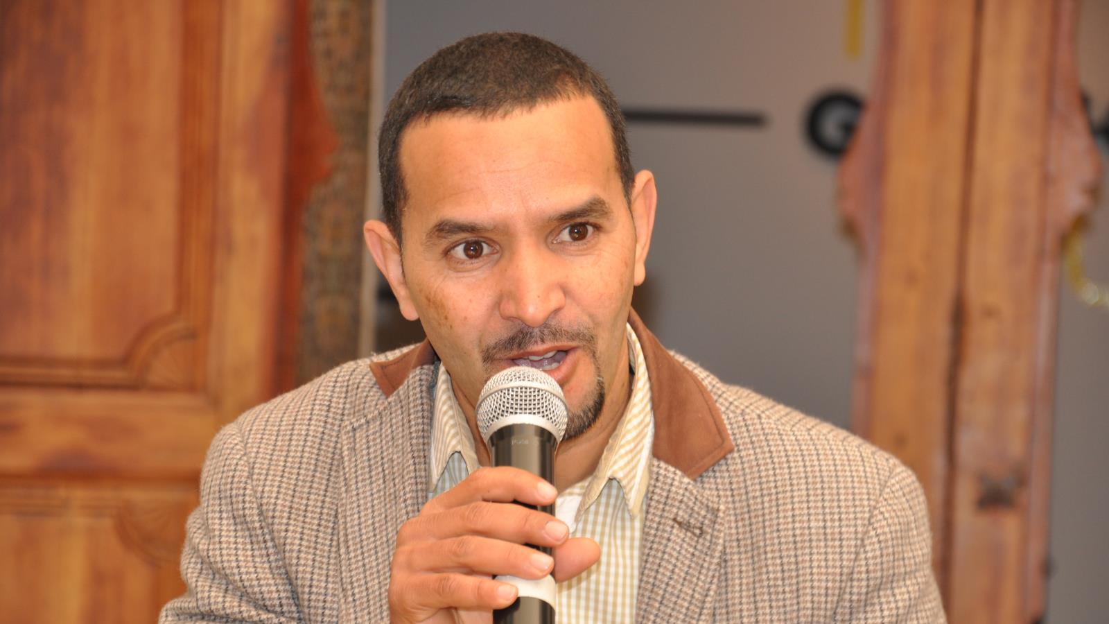 ‪المخرج المغربي سعيد شكور مدير مهرجان مراكش الدولي للمونودرام النسائي‬ (الجزيرة)