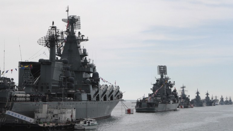 blogs الجيش الروسي على ميناء شبه جزيرة القرم