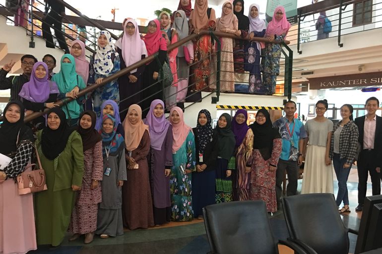 طالبات ماليزيات وأجنبيات في جامعة السلطان إدريس التربوية