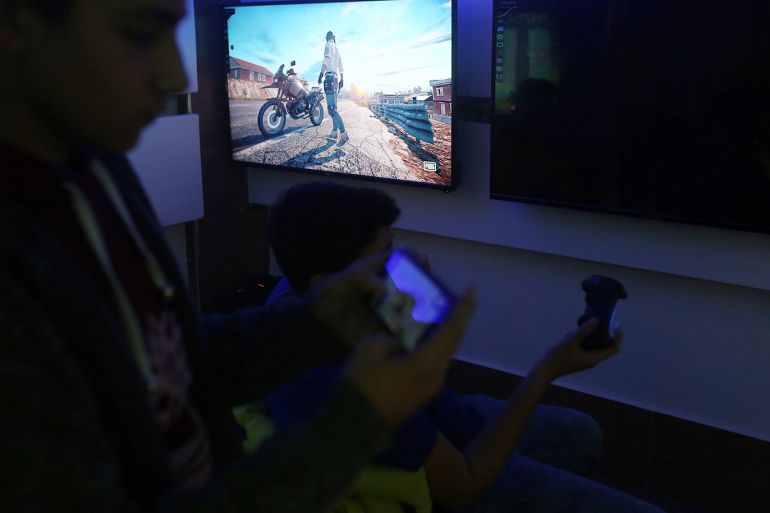 Palestinians Gamers play (PUBG)  at a cafe in Gaza City, Palestine, on 3 January 2019. (Photo by Majdi Fathi/NurPhoto via Getty Images)