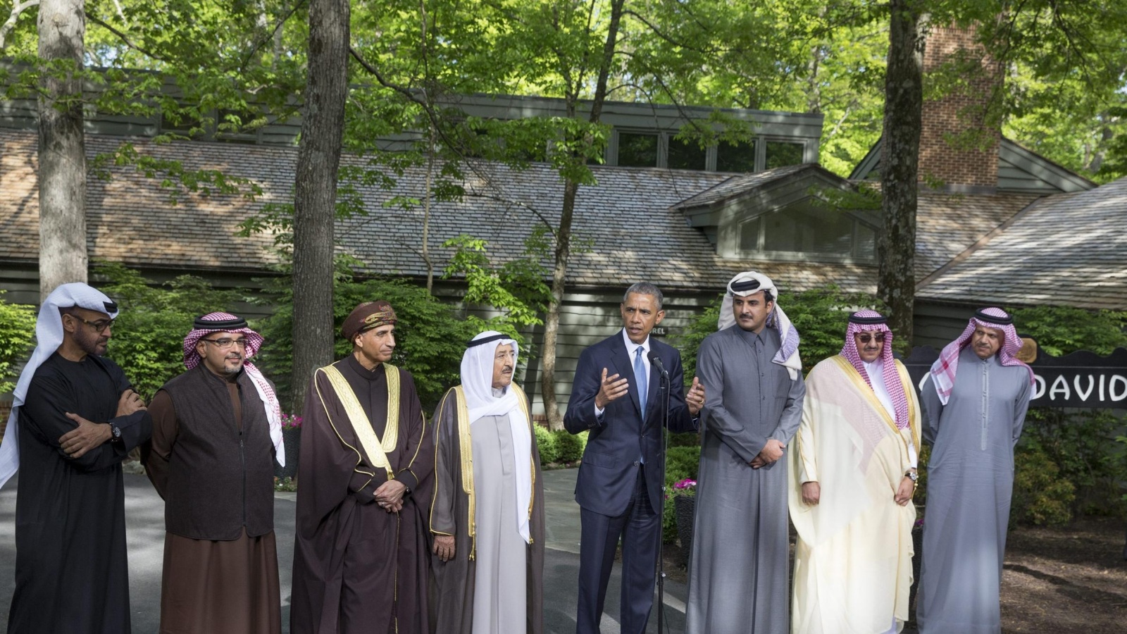 ‪أوباما بُعيد اجتماع مع قادة مجلس التعاون الخليجي خلال اجتماع في كامب ديفد عام 2015‬  (الأوروبية)
