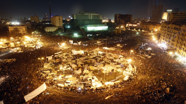 ميدان التحرير ليلة التنحي رويترز
